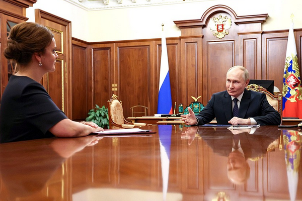 Rusya Devlet Başkanı Putin, Anavatan Savunucuları Vakfı Başkanı Tsivilyova ile görüştü