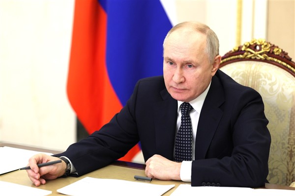  Rusya Devlet Başkanı Putin, İran Devlet Başkanı Vekili Muhbir ile telefonla görüştü