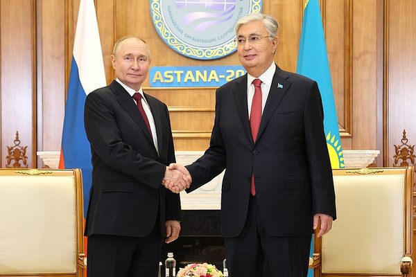 Rusya Devlet Başkanı Putin,  Kazakistan Cumhurbaşkanı Tokayev ile bir araya geldi