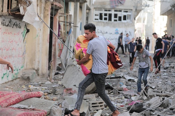 UNRWA: Gazze'de insanlar bir kez daha zorla yerinden edilmeyle karşı karşıya