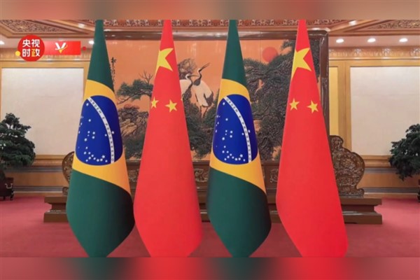 Xi Jinping, Brezilya Devlet Başkan Yardımcısı ile görüştü