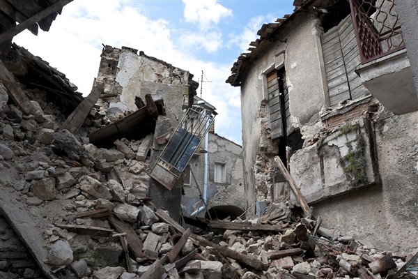 Zelenski: Harkov yeniden Rus bombardımanı altında